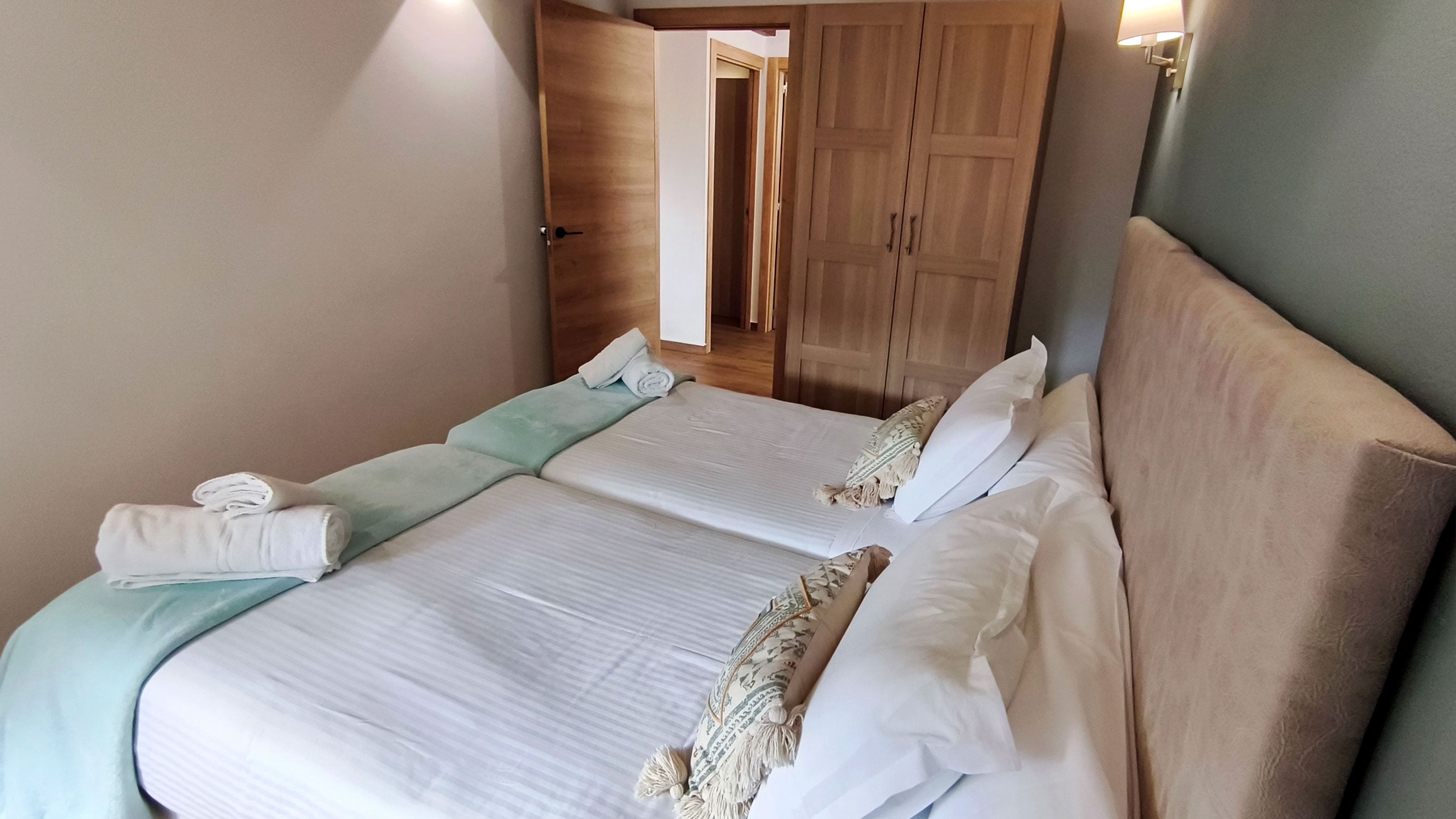 habitación doble apartamento de turismo en Cangas de Onís, Asturias.